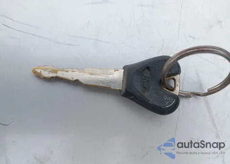 2002 Ford Escort Zx2 из США, поврежденный, VIN 3FAFP11392R194217